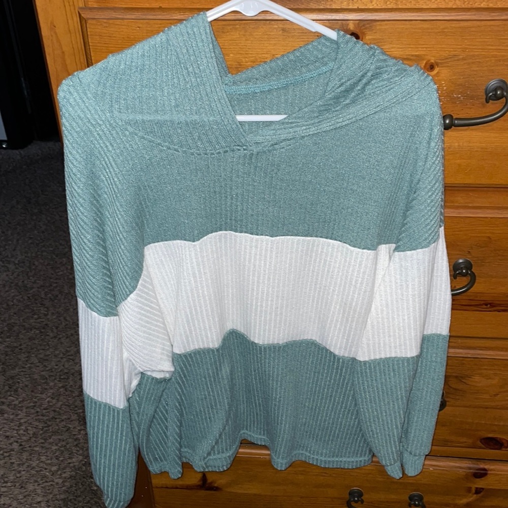Hooded green and white sweatshirt